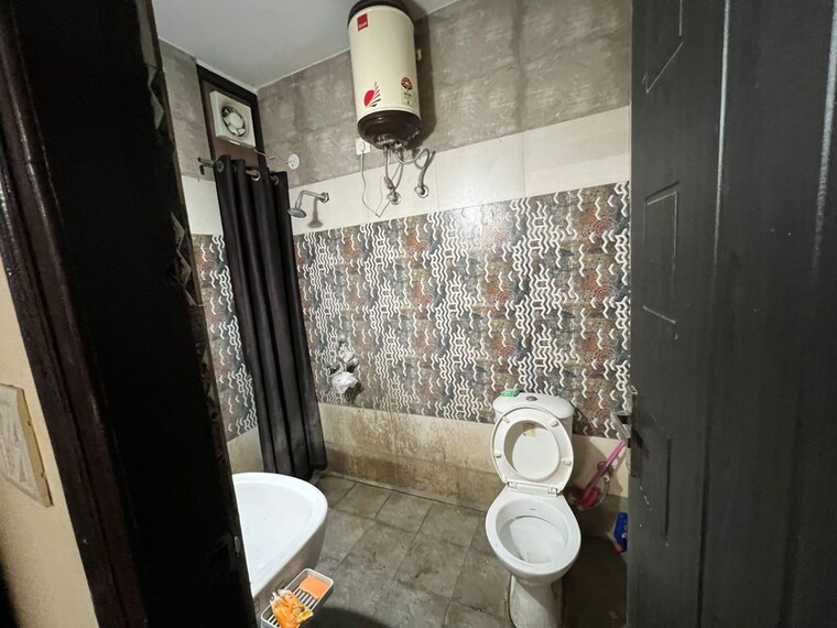 Bathroom, pathribagh 2 Bedroom 1800 Sq.Ft. Independent House In Pathribagh Dehradun 10054485