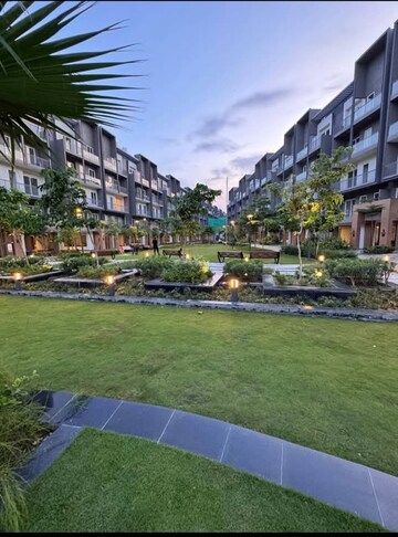 3 BHK Builder Floor – Garden View at Smart World Orchard, Sector 61 - for Rent