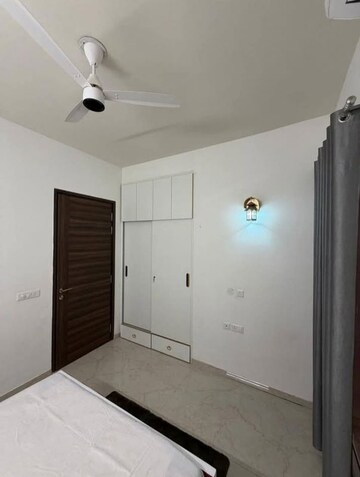 Bathroom in 3 BHK Builder Floor at Smart World Orchard, Sector 61 – for Rent