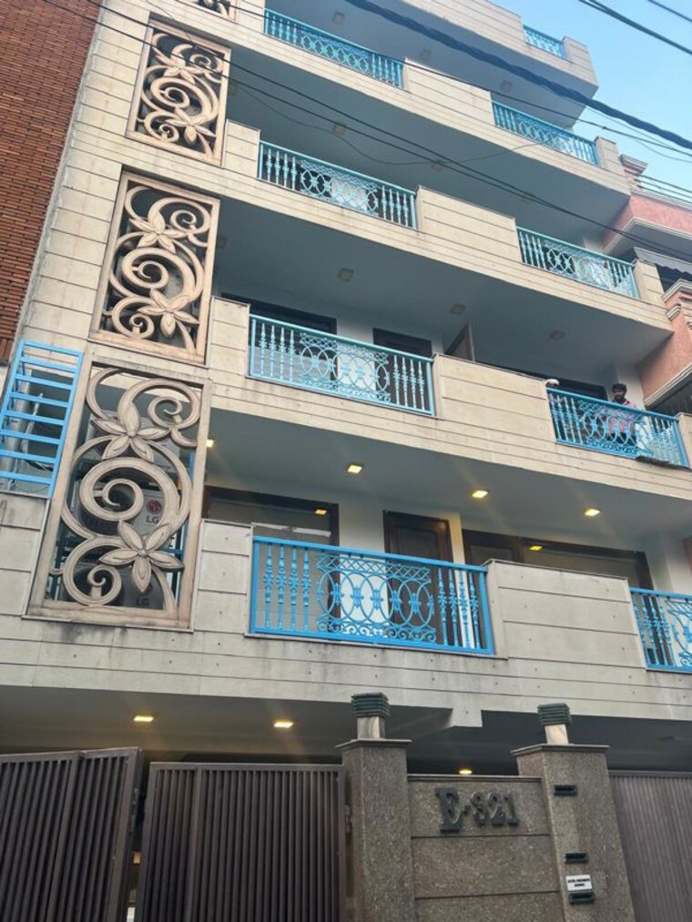Exterior View, om-complex 2 Bedroom 112 Sq.Mt. Apartment In Sector 15 Noida 10054536