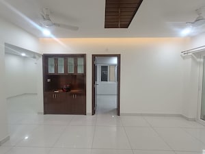 Room in 2 BHK Apartment at Honer Vivantis, Gopanpally – for Rent
