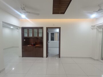 Room in 2 BHK Apartment at Honer Vivantis, Gopanpally – for Rent