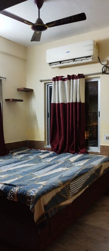 Bedroom in 2 BHK Apartment at Kolkatta Gpo – for Rent