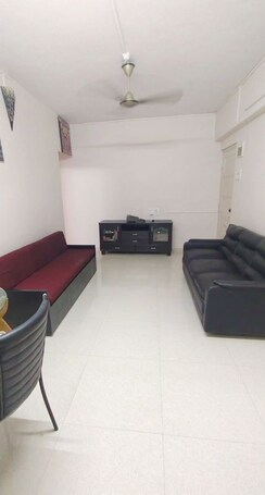 2 BHK + Extra Room Apartment For Rent in Dadar West