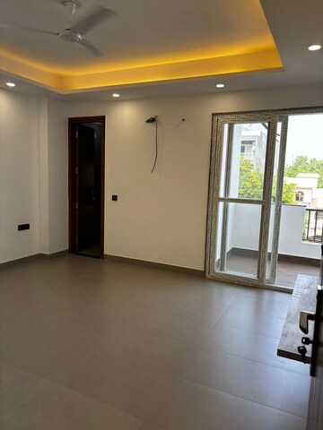 Room in 3 BHK Builder Floor at Sector 45 – for Sale