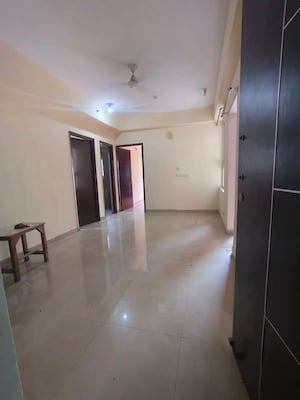 Bathroom in 3.5 BHK Apartment at Panchsheel Greens II, Sector 16 Greater Noida – for Sale