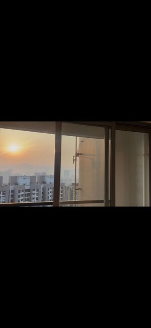 Room in 2 BHK Apartment at Runwal Eirene Part 1, Balkum Pada – for Rent