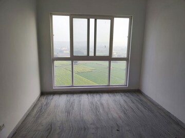 Room in 3 BHK Apartment at Umang Winter Hills Phase 2, Sector 77 – for Rent