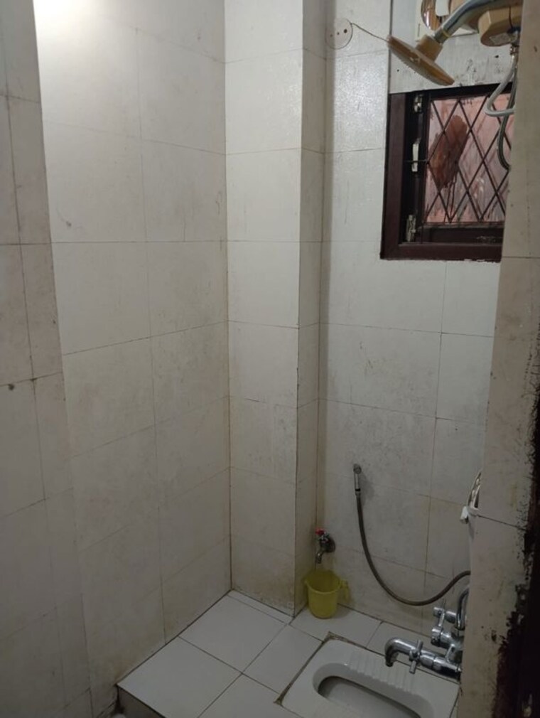 Bathroom, neb sarai 1 Bedroom 450 Sq.Ft. Builder Floor In Neb Sarai Delhi 10054691