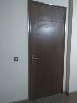 Furnished Amenities in 1 RK Builder Floor at East Of Kailash – for Rent