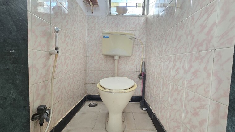 Bathroom, evershine nagar 1 Bedroom 411 Sq.Ft. Apartment In Evershine Nagar Mumbai 10054719