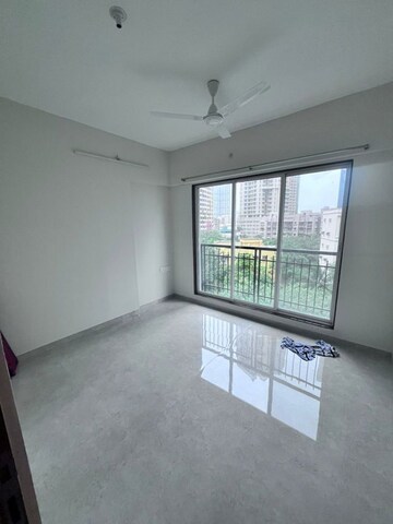 Room in 2 BHK Apartment at Parikh Perry Apartments, Malad West – for Rent