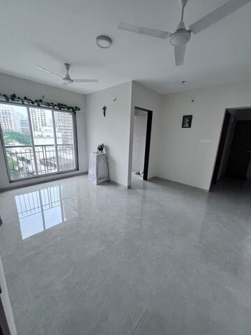 Room in 2 BHK Apartment at Parikh Perry Apartments, Malad West – for Rent