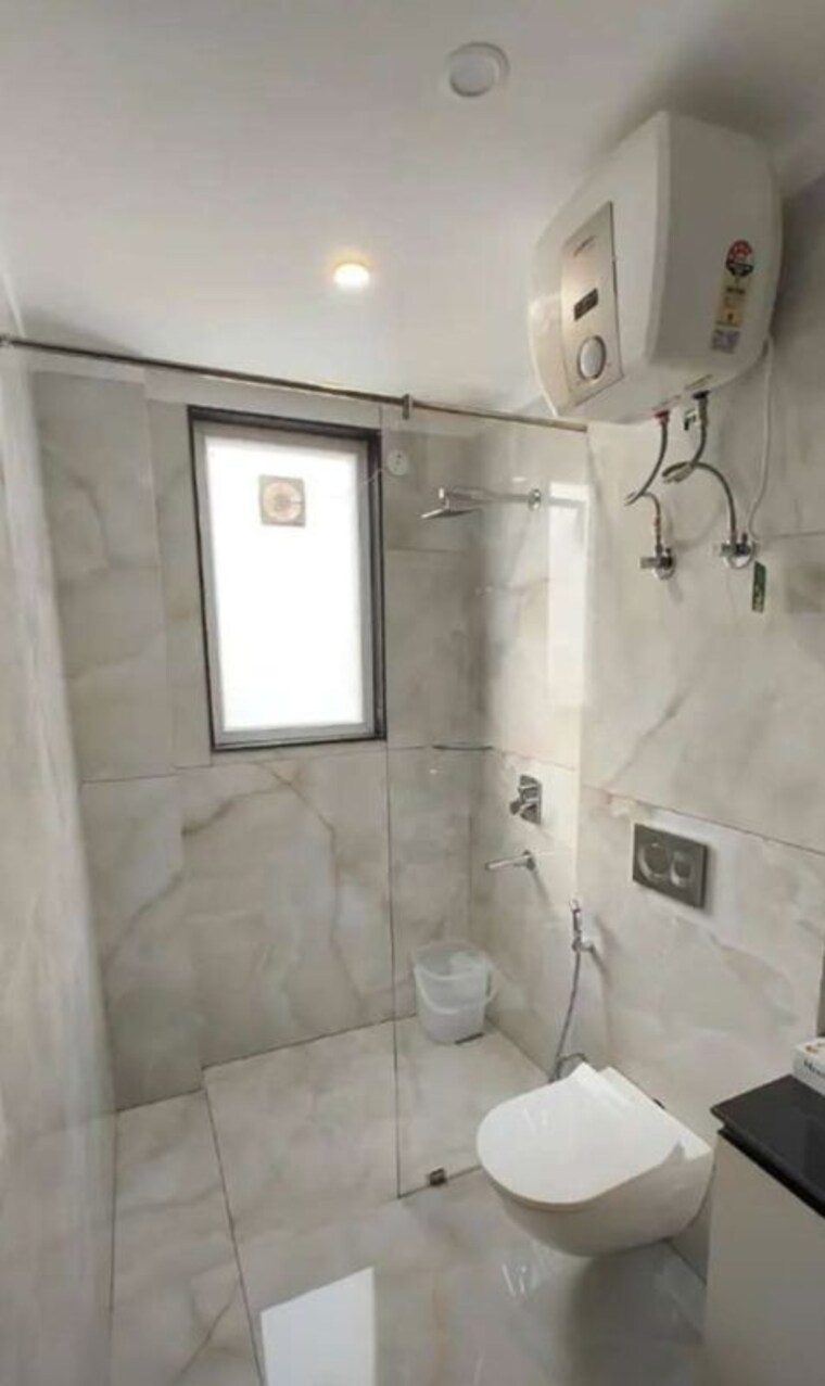 Bathroom, lalbagh 1 Bedroom 650 Sq.Ft. Apartment In Lalbagh Lucknow 10054732