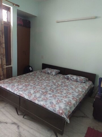 Bedroom in 2 BHK Builder Floor at Sector 23 – for Rent