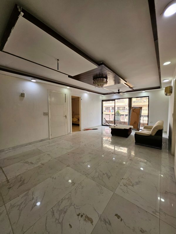 4 BHK + Pooja Room,Servant Room,Study Room,Extra Room Builder Floor For Rent in Green Fields Colony
