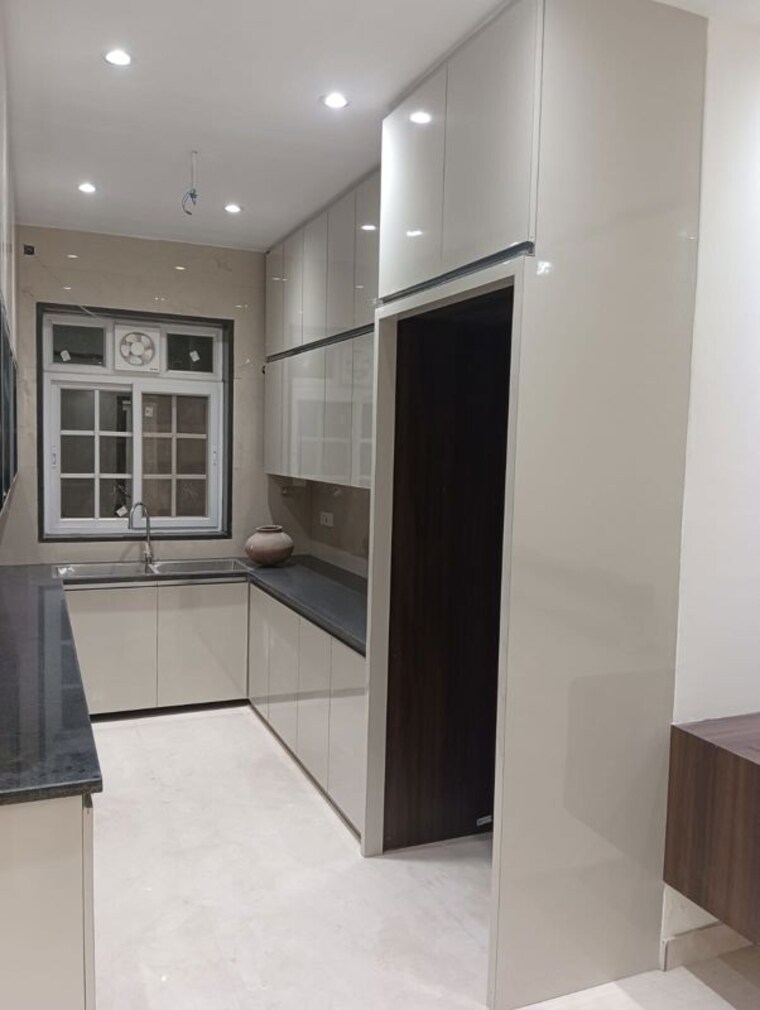 Kitchen, palam vihar 3 Bedroom 2800 Sq.Ft. Builder Floor In Palam Vihar Gurgaon 10054780
