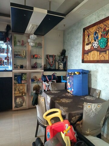 Furnished Amenities in 2 BHK Apartment at Vasant Oasis Phase I, Andheri East – for Rent