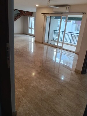 Room in 4 BHK Apartment at Sindhi Colony Ulsoor, Halasuru – for Rent