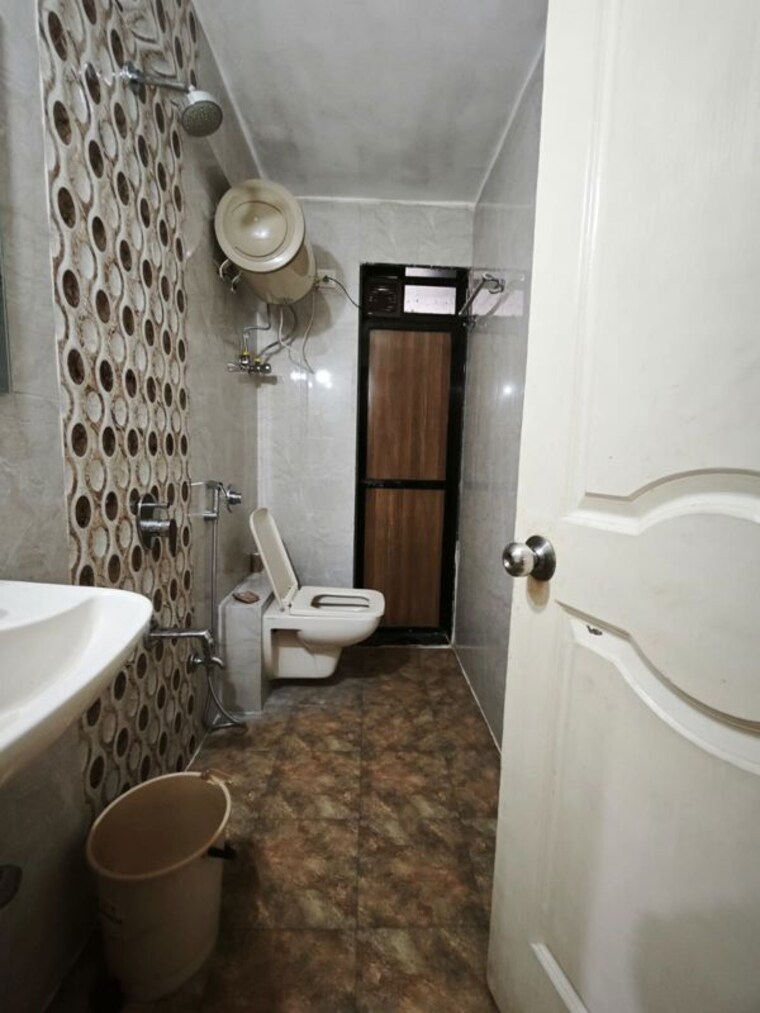 Bathroom, mm-spectra 2 Bedroom 970 Sq.Ft. Apartment In Chembur Mumbai 10054789
