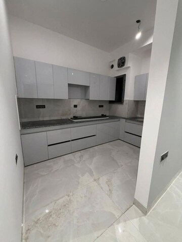 Bathroom in 2 BHK Builder Floor at M3M Atrium, Sector 57 – for Rent