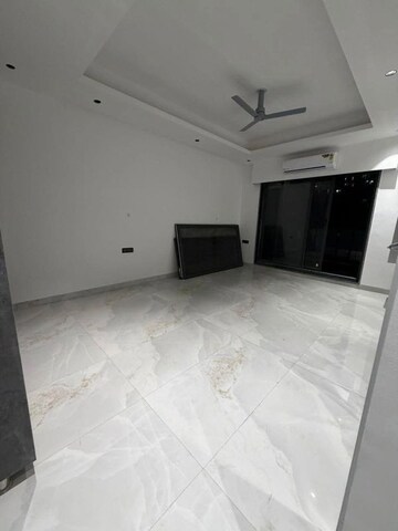 Room in 2 BHK Builder Floor at M3M Atrium, Sector 57 – for Rent