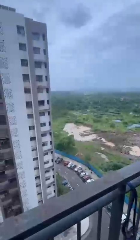 2 BHK + Pooja Room Apartment For Sale in Lodha Lakeshore Greens