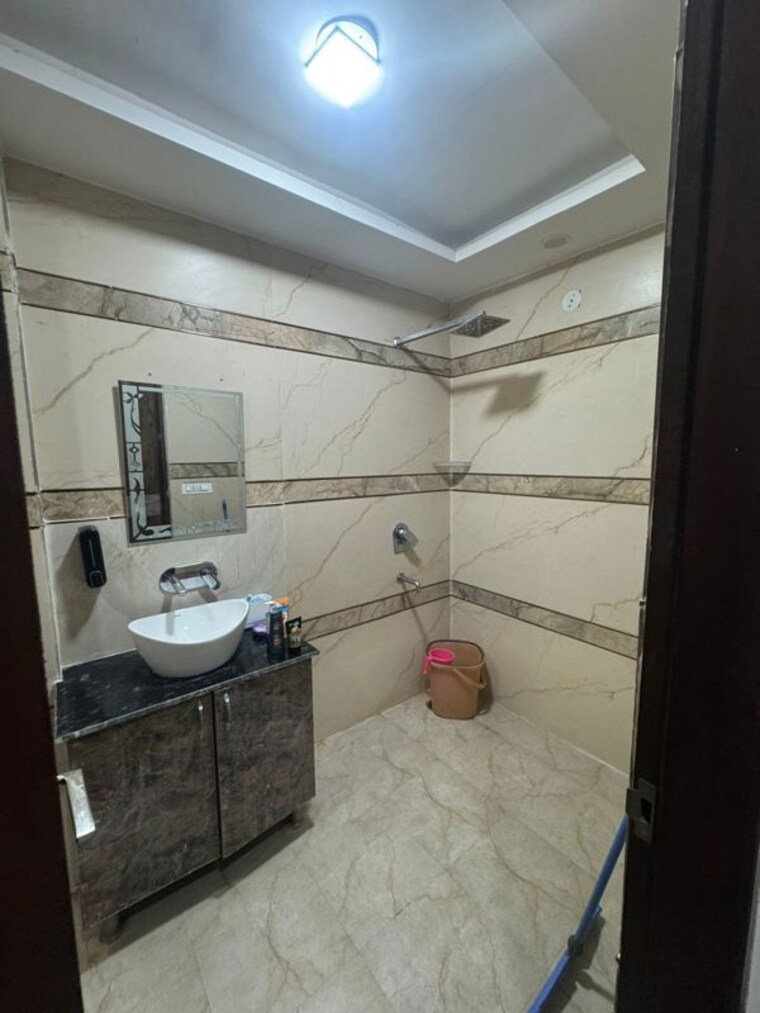 Bathroom, parklands 4 Bedroom 350 Sq.Yd. Builder Floor In Sector 85 Faridabad 10054840