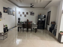 4 BHK + Servant Room Builder Floor For Sale in Parklands