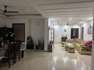 Parking in 4 BHK Builder Floor at Parklands, Sector 85 – for Sale