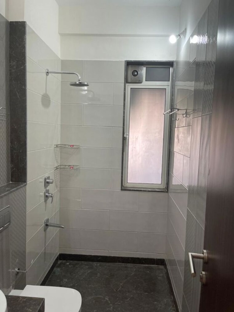 Bathroom, kalpataru-radiance 3 Bedroom 1300 Sq.Ft. Apartment In Goregaon West Mumbai 10054852