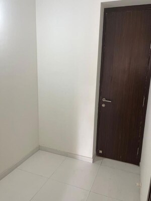 Room in 3 BHK Apartment at Kalpataru Radiance, Goregaon West – for Sale