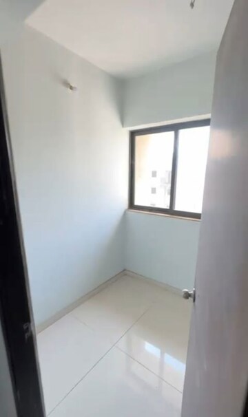 Room in 1.5 BHK Apartment at Lodha Palava City Lakeshore Greens, Dombivli East – for Sale