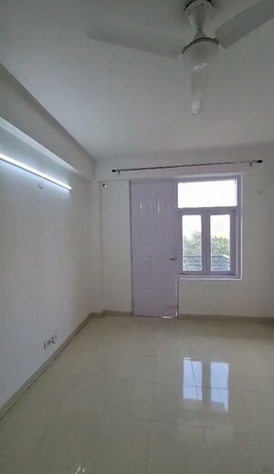 Room in 3 BHK Apartment at Tulip Violet, Sector 69 – for Rent