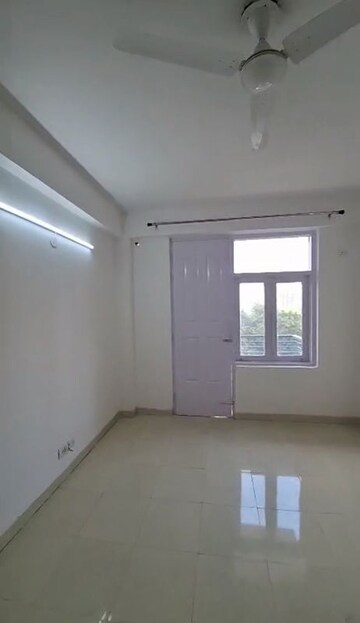 Room in 3 BHK Apartment at Tulip Violet, Sector 69 – for Rent