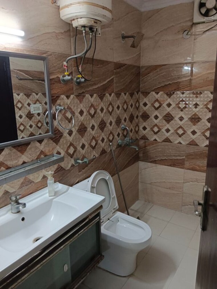 Bathroom, sector 4 dwarka 3 Bedroom 1800 Sq.Ft. Apartment In Sector 4 Dwarka Delhi 10054887