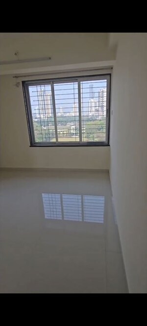 Room in 2 BHK Apartment at Matunga – for Rent