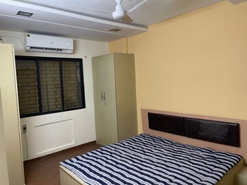 Bedroom in 2 BHK Apartment at Satellite – for Rent