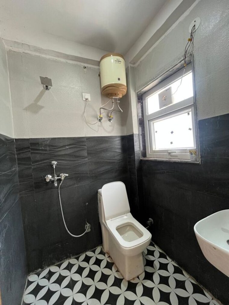 Bathroom, gupta-awas 1 RK 450 Sq.Ft. Builder Floor In Sector 43 Gurgaon 10054933