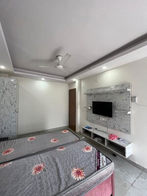 Furnished Amenities in 1 RK Builder Floor at Gupta Awas, Sector 43 – for Rent