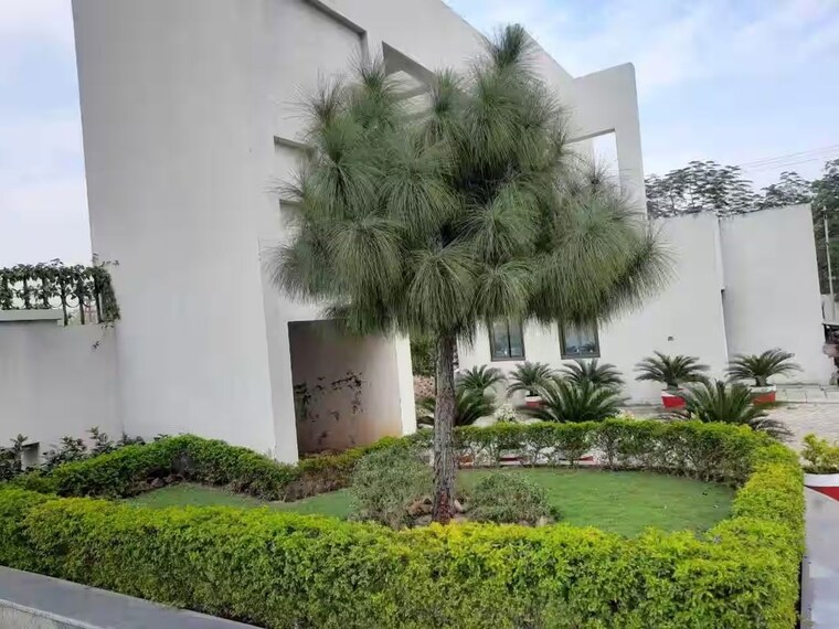 Garden, smart-world-gems 3.5 Bedroom 1494 Sq.Ft. Apartment In Sector 89 Gurgaon 10054939