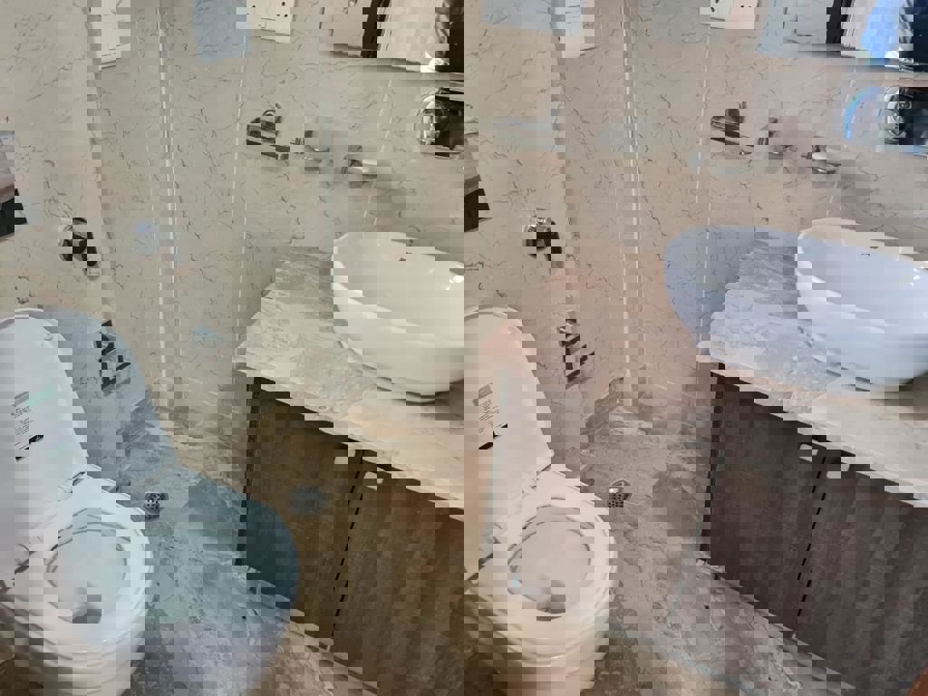 2 BHK 750 Sq.Ft. Apartment in Dhavalgiri Apartment Sector 11