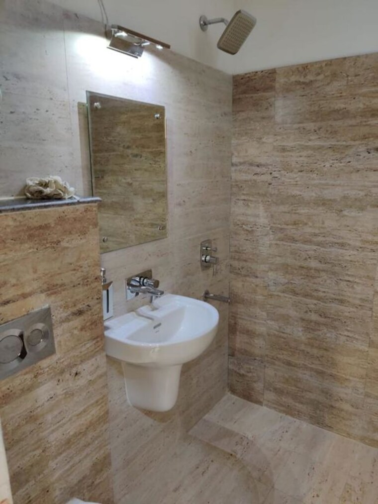 Bathroom, ambala highway 2 Bedroom 1650 Sq.Ft. Apartment In Ambala Highway Zirakpur 10054949
