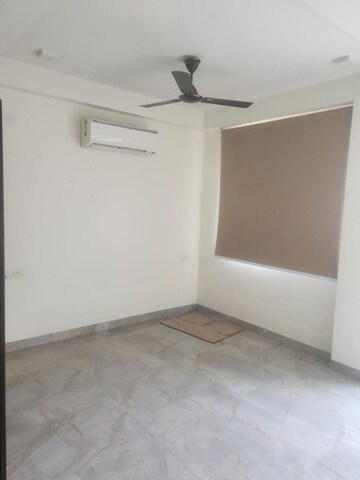 Room in 3 BHK Builder Floor at Sector 57 – for Rent