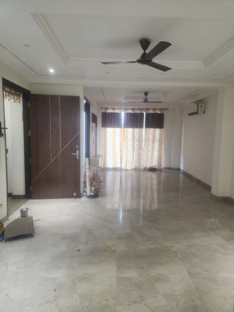 Room, sector 57 3 Bedroom 167 Sq.Mt. Builder Floor In Sector 57 Gurgaon 10054940