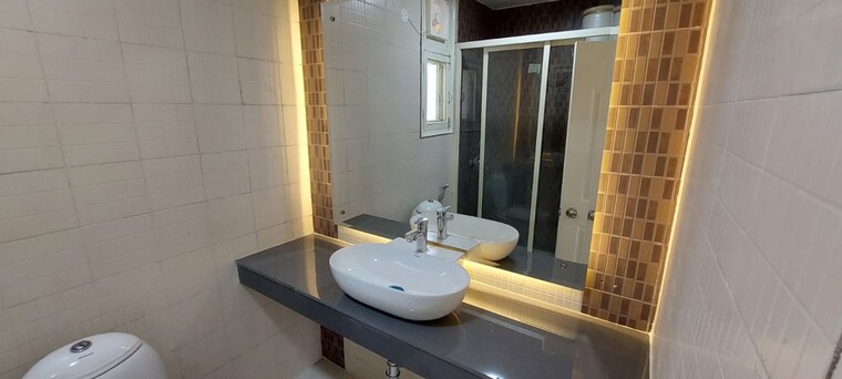 Bathroom, trishla-city 2 Bedroom 1650 Sq.Ft. Apartment In Patiala Road Zirakpur 10054964