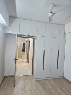 Building Lobby in 3.5 BHK Apartment at M3M Soulitude, Sector 89 – for Rent