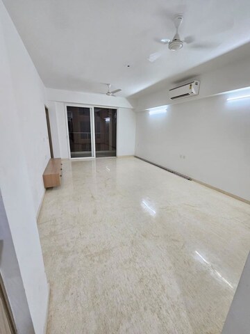 Room in 3.5 BHK Apartment at M3M Soulitude, Sector 89 – for Rent