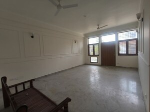 Room in 2 BHK Builder Floor at RWA Apartments Sector 41, Sector 41 – for Rent