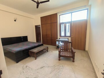 Living Room in 2 BHK Builder Floor at RWA Apartments Sector 41, Sector 41 – for Rent